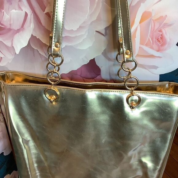 Bloomingdale’s Shopper Tote 💛💛🍸 - Picture 2 of 6